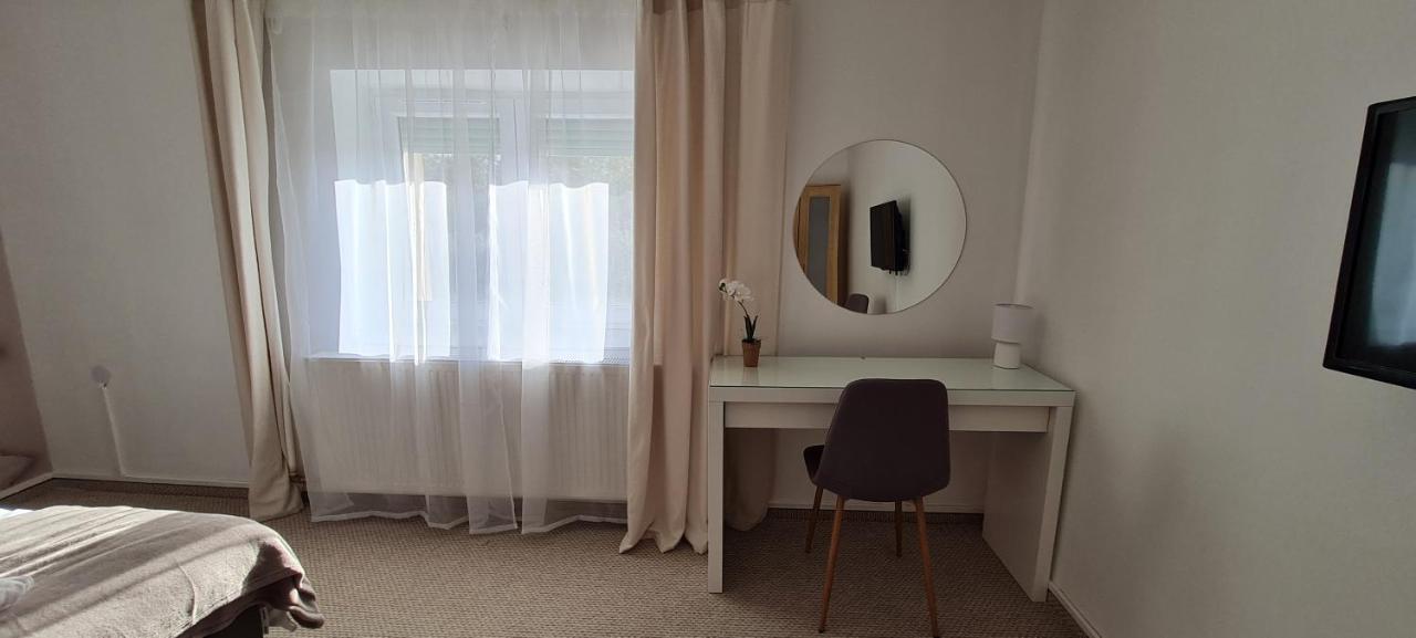 Lugas Apartman Miskolctapolca 2 Haloszoba Dezsa Es Jakuzzi Koezel A Barlangfuerdohoez Exterior photo