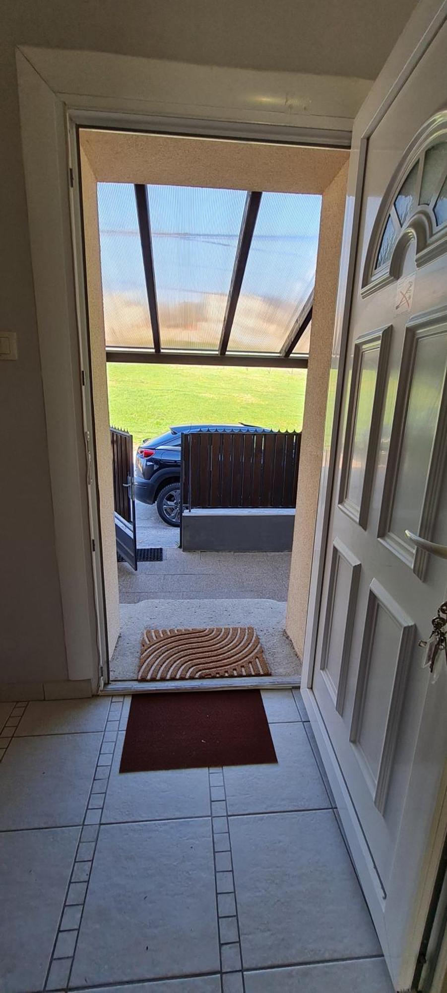 Lugas Apartman Miskolctapolca 2 Haloszoba Dezsa Es Jakuzzi Koezel A Barlangfuerdohoez Exterior photo