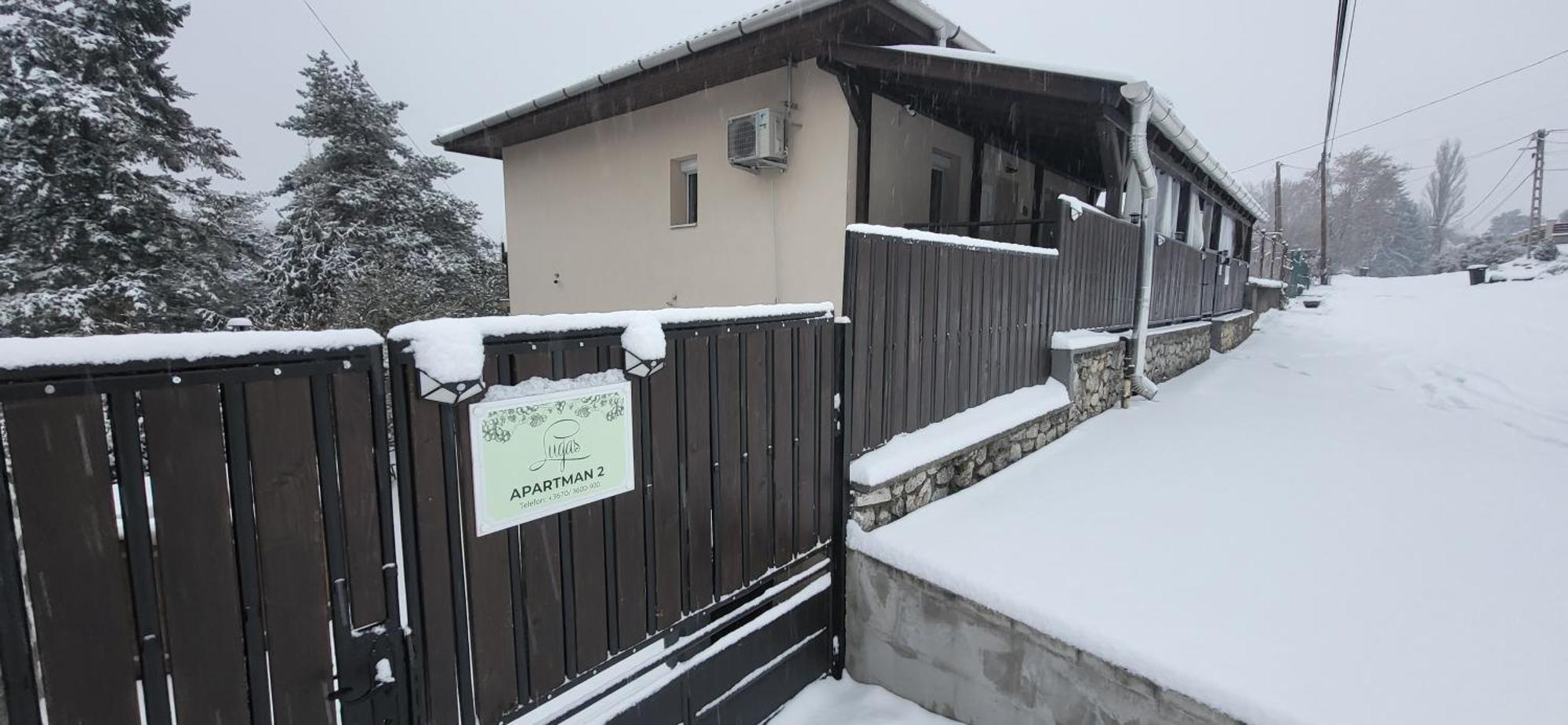 Lugas Apartman Miskolctapolca 2 Haloszoba Dezsa Es Jakuzzi Koezel A Barlangfuerdohoez Exterior photo